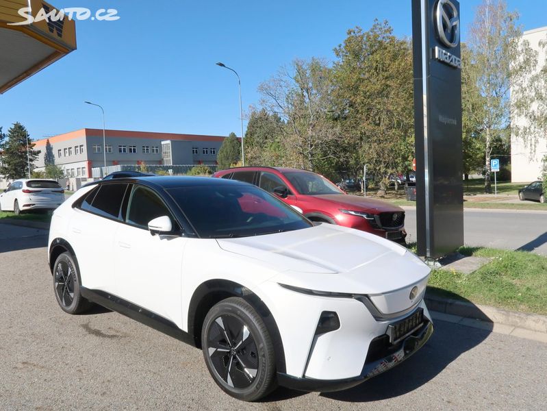 Mazda CX-6e, EV 258ps Takumi, černá kůže